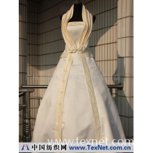 广州市海珠区海幢梦妮丝婚纱店 -婚纱A152